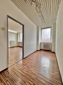 Ponúkame na prenájom kancelárske priestory s rozlohou 67 m2 