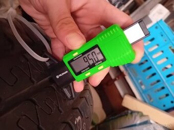 Na predaj pneu 205/65/16C