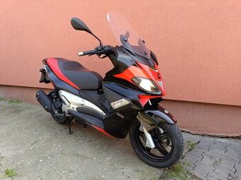 Aprilia sr max 125