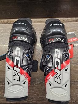 Nové chrániče - CCM JetSpeed FT680 / 36 cm, s cenovkou