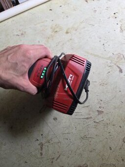 Hilti batéria s nabíjačkou