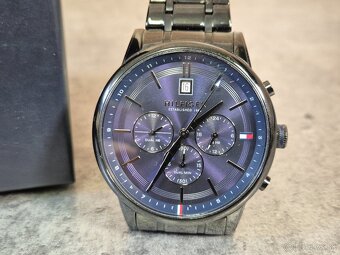 TOMMY HILFIGER model KYLE 1791633