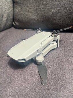 Dron DJI MINI 2