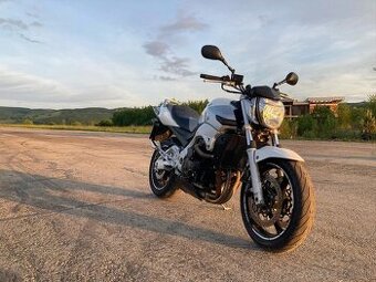 Suzuki GSR 600