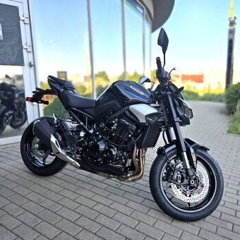 Kawasaki Z900 2025 čierna