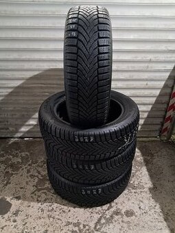 Falken zimné 215/55/R17