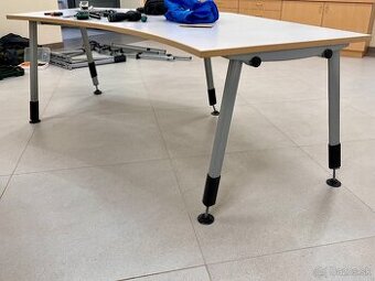 Predám pracovné stoly