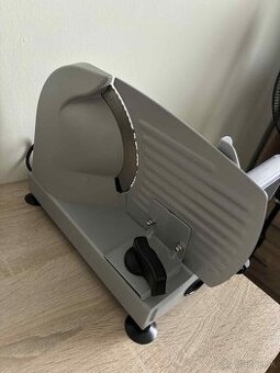 Predám elektrický krájač