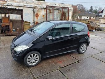 Predám Mercedes-Benz A, 1.4 benzín, 3-dverový,rok výroby 200 - 1