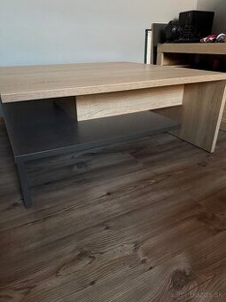 Konferenčný stolik