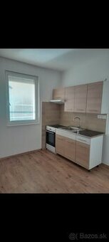 Prenajmem 1.izbový byt v Trenčíne na Kukučínovej ul.[40m],