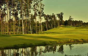 AKCIA - STAVEBNÝ POZEMOK 595m2 v PENATI GOLF RESORT - VOĽNÝ