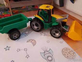 Traktor s vlečkou