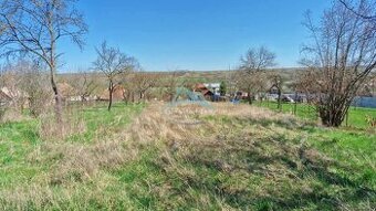 Veľký stavebný pozemok (2394 m2) v Obeckove, okres Veľký Krt