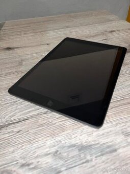 Apple iPad 10.2" (2020 model)