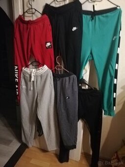 Tepláky Nike