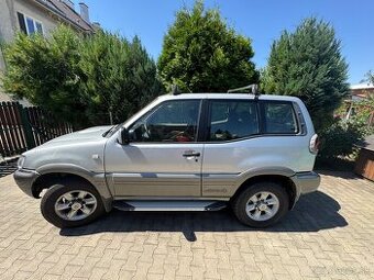 Nissan Terrano 2 - 1
