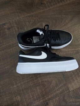Predám 2x obuté tenisky Nike Court Vision Alta LTR