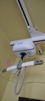 Stropný zdvihák pre imobilných