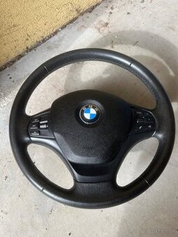 Volant z BMW F30