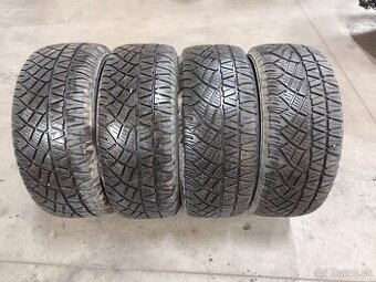 Predám celoročné pneumatiky 235/55R18