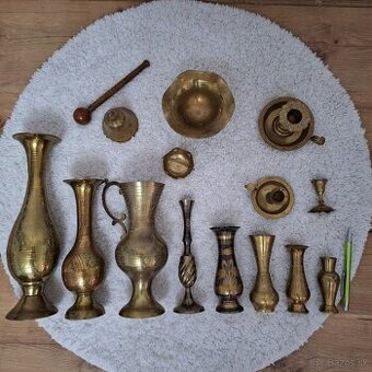 Mosadzné vázičky, svietniky, zvonček...