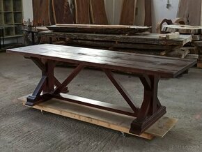 Celomasívny stôl do štýlového interiéru. - 1