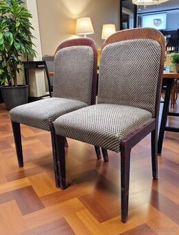 Pár čalúnených stoličiek