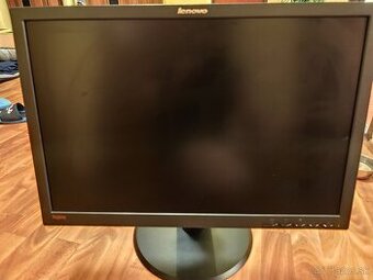 3× Lenovo ThinkVision 22"a 24" LED LCD monitory
