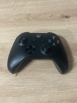 Predám Ovládač Na Xbox One Plne funkčný Stav Nového Cena 30€