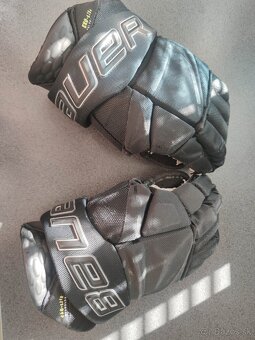 Hokejové rukavice Bauer Vapor Hyperlite, veľkosť 13