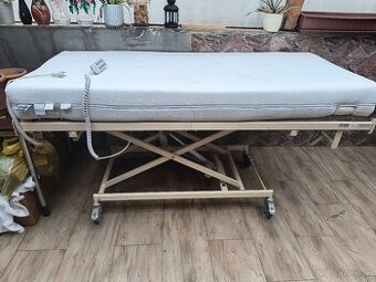 Polohovateľná postel