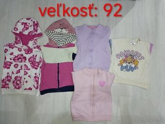 Dievčenské Mikiny veľkosť : 92 Cena : 10€