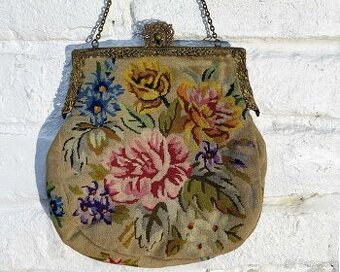 Ručná vyšívaná gobelínová kabelka typu needlepoint c6