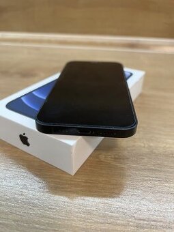 Iphone 12 64GB čiernej farby v zánovnom stave