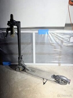 Elektrická kolobežka Xiaomi Mi Scooter