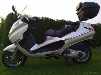 Skúter Piaggio X8 250cm3