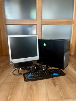 Stolový počítač Dell