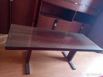 konferenčný stolik