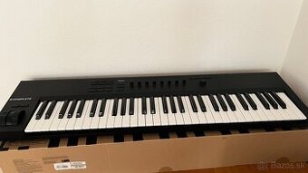 Native Instruments Komplete Kontrol A61 MIDI keyboard