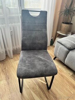 Elegantné a pohodlné sivé jedálenské stoličky na predaj