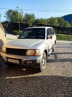 Mitsubishi Pajero wagon