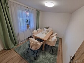 Predám pekný kompletne zrekonštruovaný rodinný dom