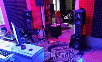 študiove monitory 2031A Behringer