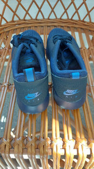 NIKE AIR