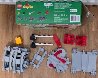 LEGO DUPLO ŽELEZNIČNÉ PRIECESTIE A KOĽAJNICE 10882
