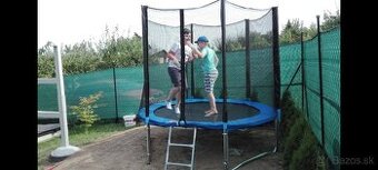 Trampolína