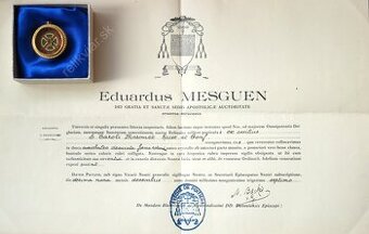Relikviár z 20. storočia s relikviou Svätý Karol Boromejský