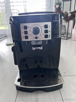 Kávovar Delonghi
