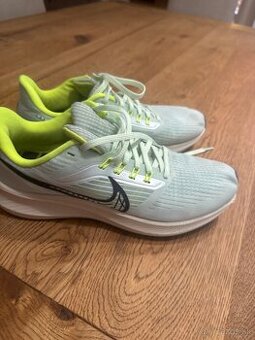 Tenisky NIKE veľkosť 42